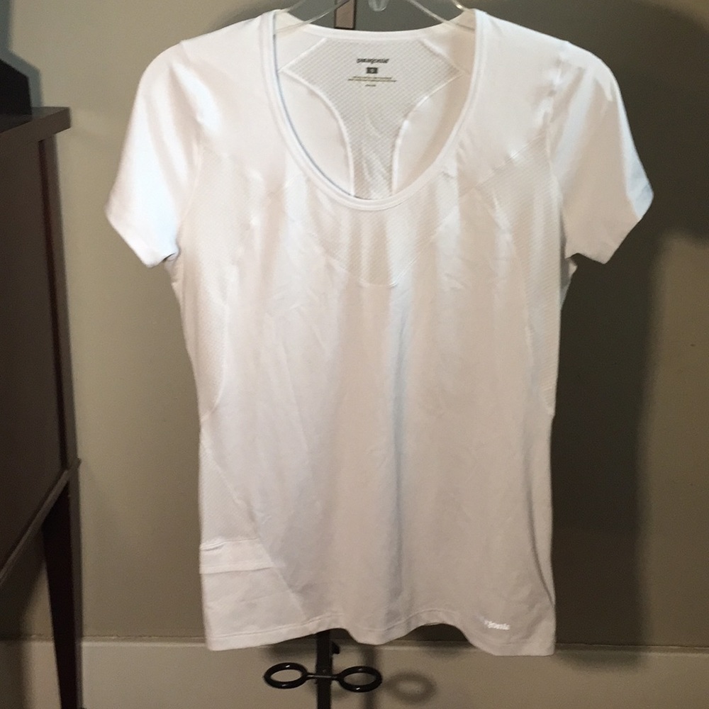 Patagonia white athletic shirt. S